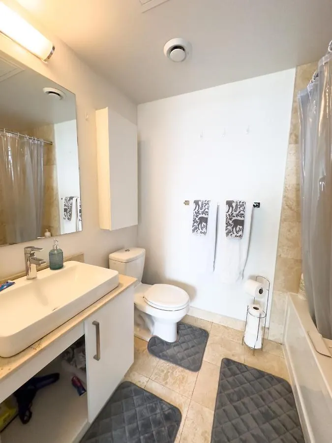 Luxury 2 Bedrooms With Lakeview Cn Tower Entertainment District Rogers Centre Toronto