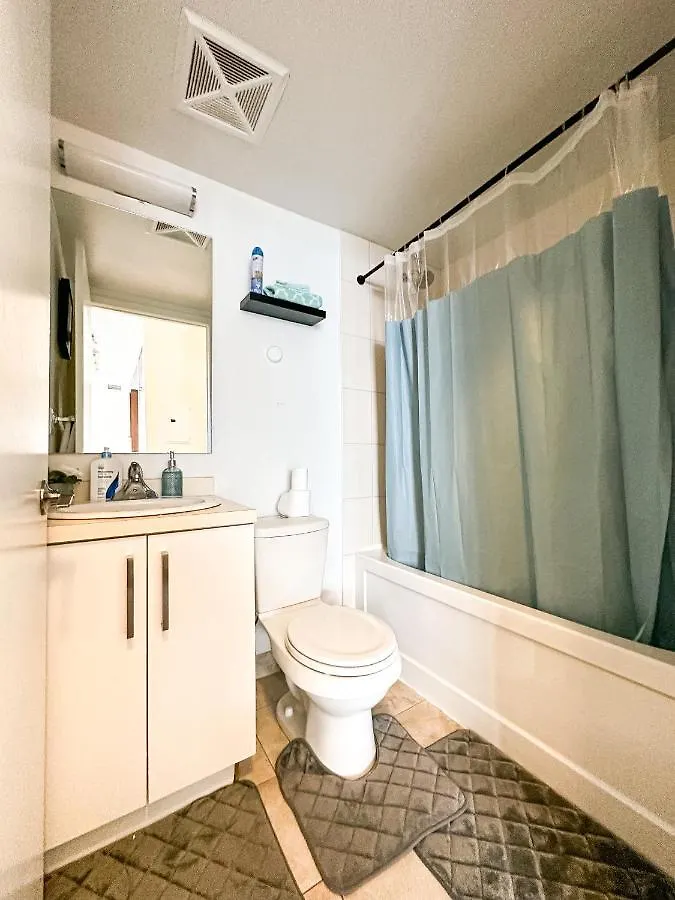 Apartment Luxury 2 Bedrooms With Lakeview Cn Tower Entertainment District Rogers Centre Toronto