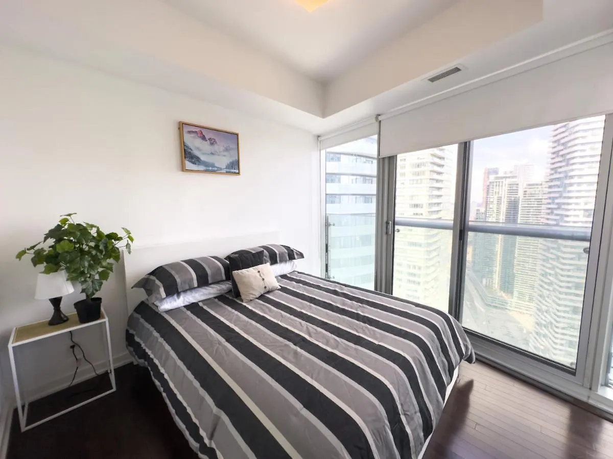 Luxury 2 Bedrooms With Lakeview Cn Tower Entertainment District Rogers Centre Toronto Canada